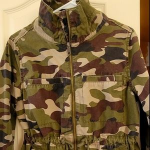 Women's Camo Jacket (Medium)